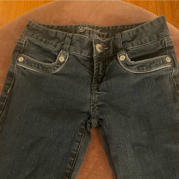 Guess blue jeans. - Picture 2 of 11